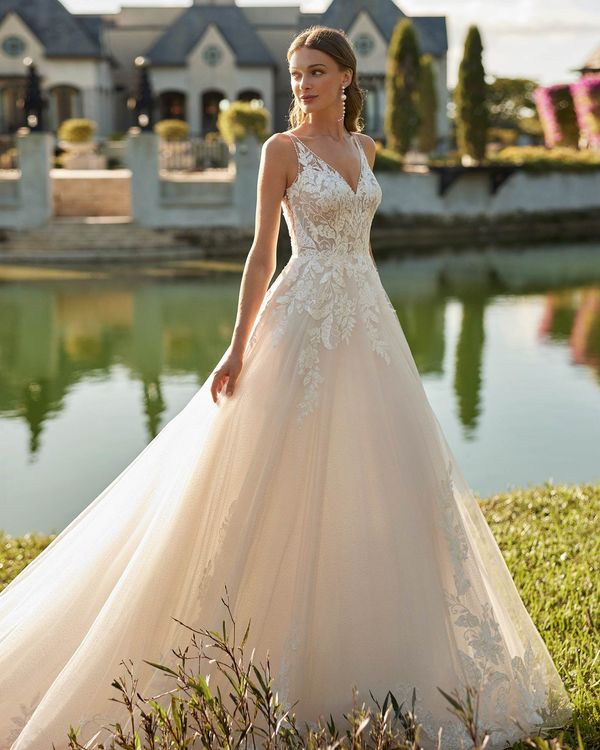 Robe de mariée rosa clara sale